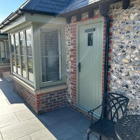 Blundens Kellingley Apartment Chichester Exterior photo